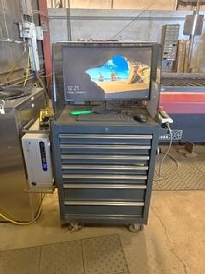 Used 2015 Omax Maxiem Water Jet Cutting Machine with 30 HP Pump, 50,000 PSI Cut Pressure, 600 lb. Bulk Abrasive Delivery System