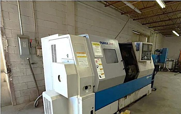 Used 2006 Doosan Puma 300C 2 Axis CNC Lathe - 4" Bar Capacity !!