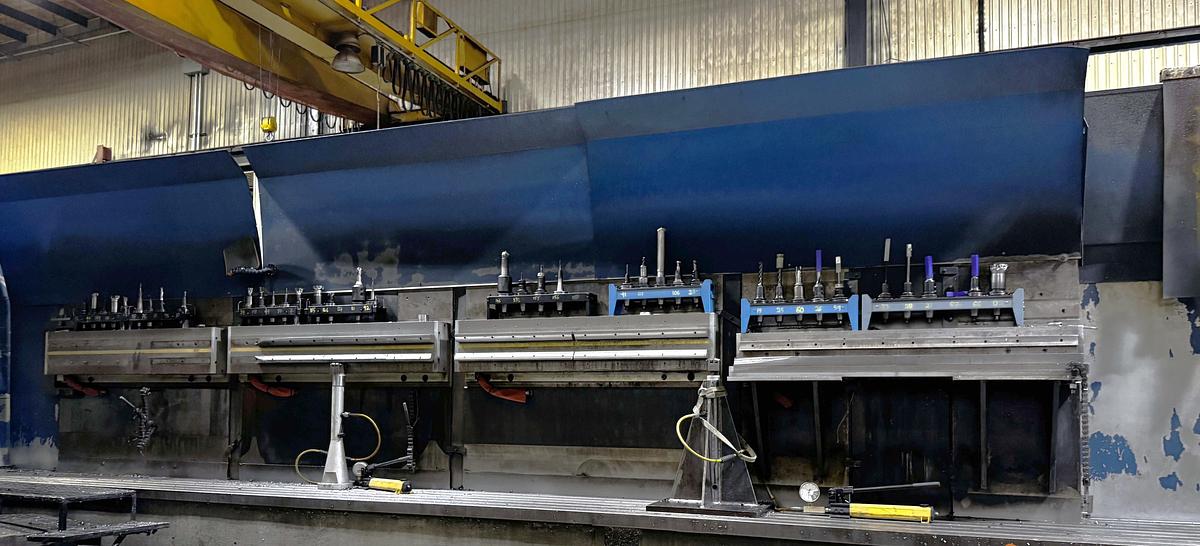 Used 2000 Anayak HVM-T-11000 3 + 2 Axis Bed Mill with B Axis Head with 2.5 Deg Increment, 40 HP, 3000 RPM, Heidenhain Control