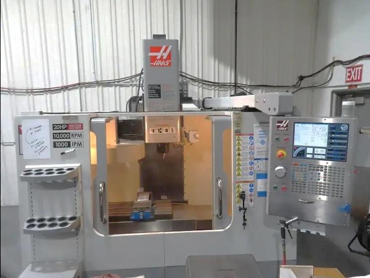 Used 2008 Haas VF2D with 10,000 RPM, Chip Auger, Programmable Coolant Nozzle, USB Port, 9734 Spindle Hours