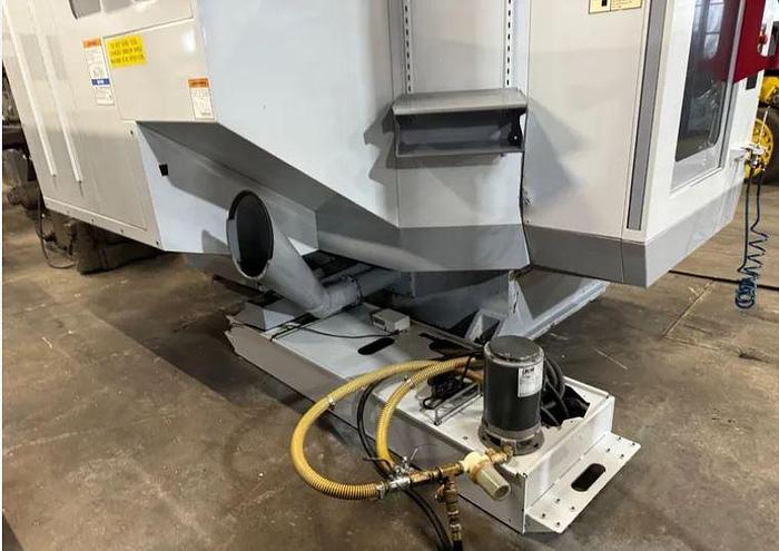 Used 2005 Haas MDC-500 Mill Drill Center with 2 Pallet Changer, Chip Auger, Programmable Coolant