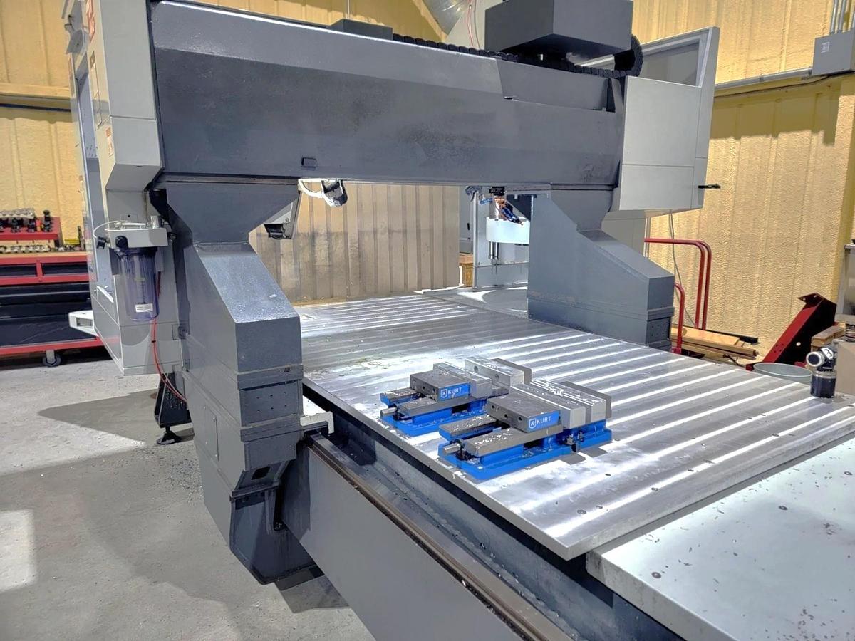 Used 2021 Haas GR-510 w/ 10 ATC, 8100 RPM, CAT 40, Aluminum Table, Probing