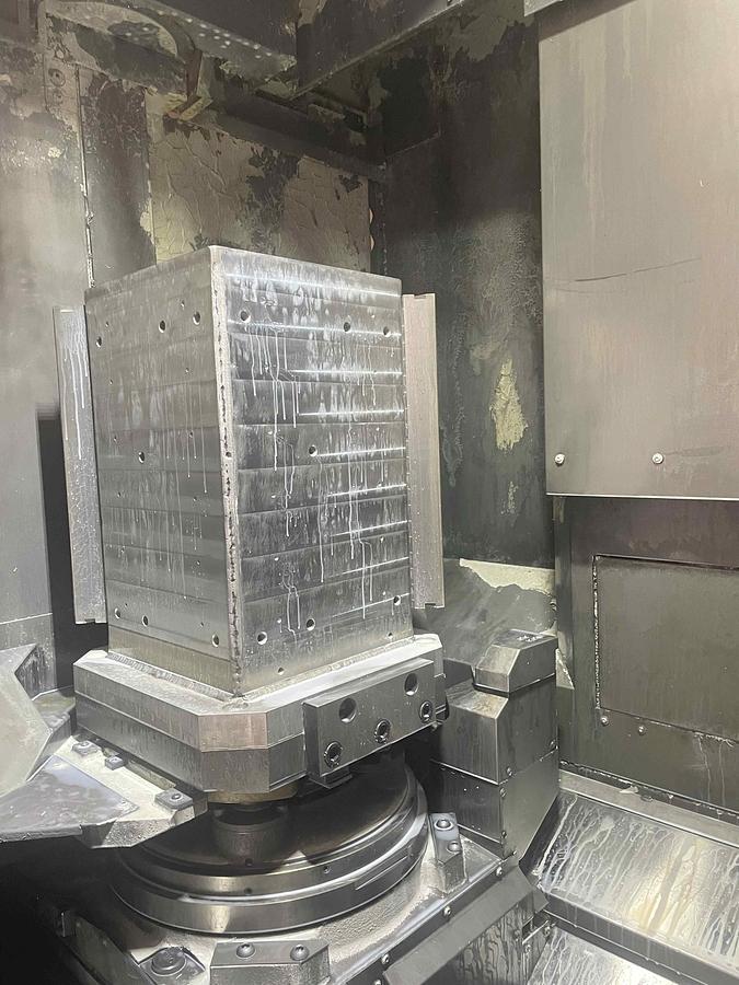 Used 2013 Okuma MB-4000H w/6-Pallets, Probing, Chip Conveyor, 15k RPM Spindle, Only ran Aluminum