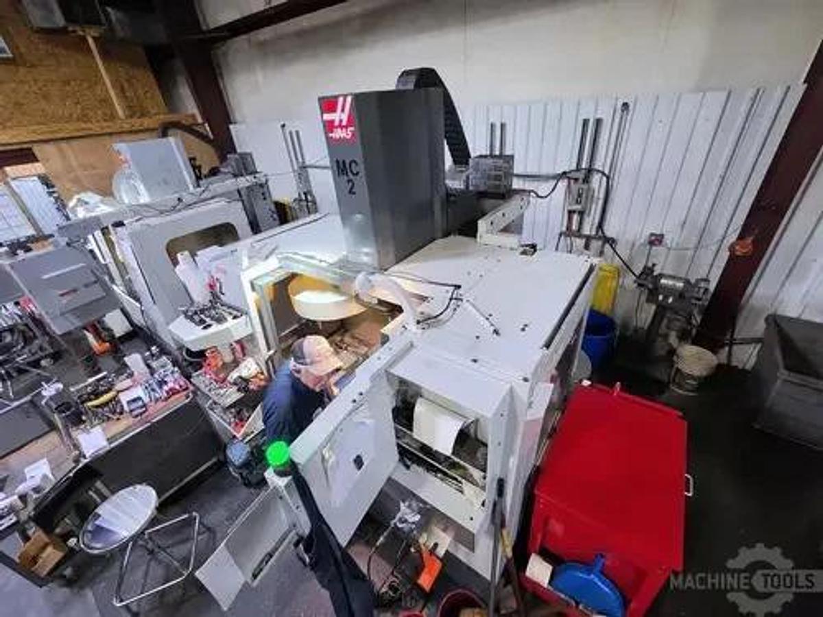 Used 2010 Haas VF2B with PCool, Chip Auger, 7500 RPM, 2 Spd Gearbox, Haas Probing Package, Remote Jog Handle