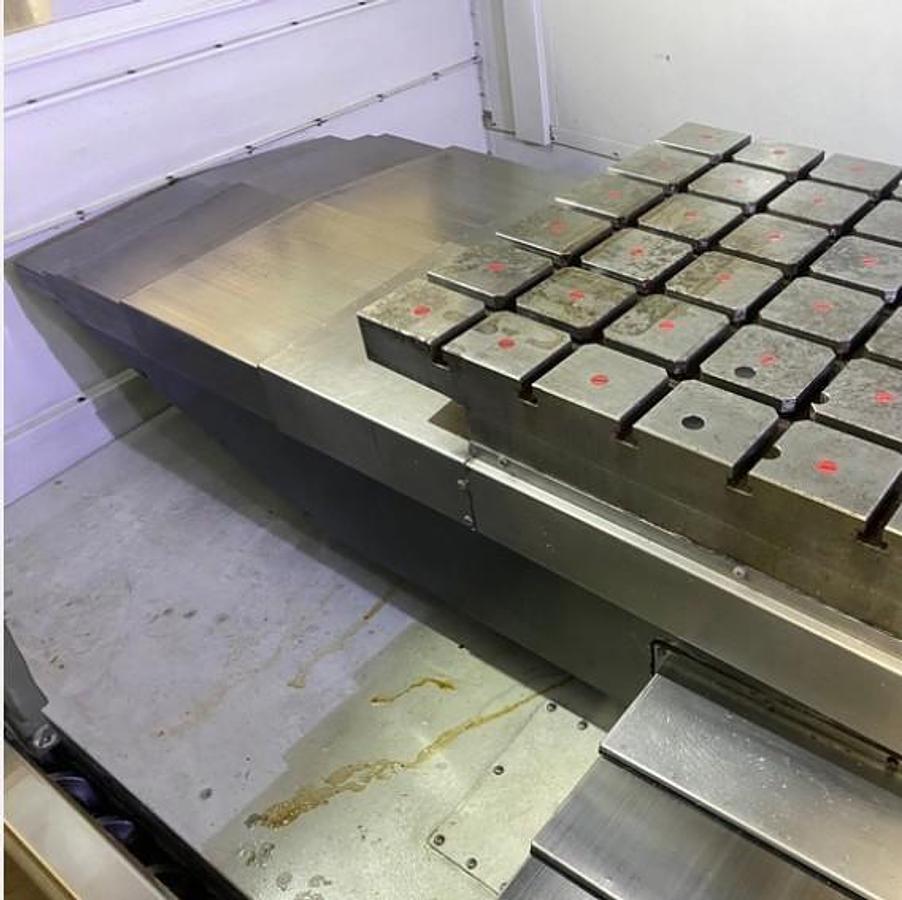 Used 2018 Haas VM-6 with Haas TR310 Trunnion Table, Probing, Coolant Thru Spindle, Z Axis Riser