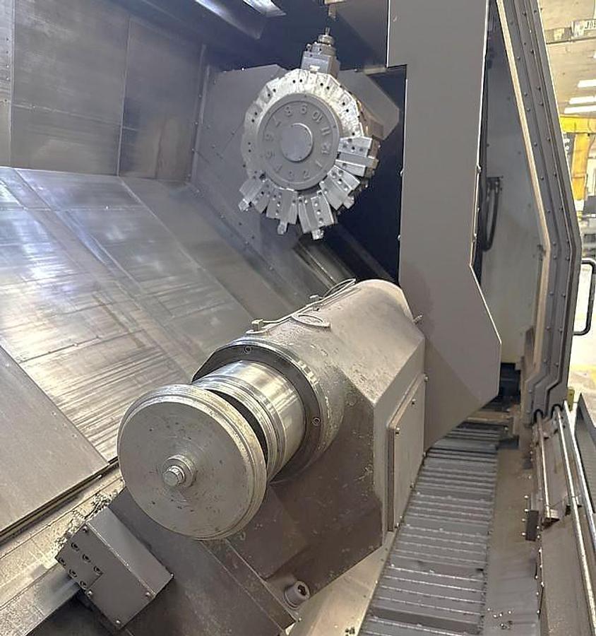 Used 2015 Doosan Puma 800LM with C Axis & Milling, 32" 4 Jaw Manual Chk, 12.6" Bar Cap., 126" Turn Length, New RIP Steady Rest, Tailstock, Conveyor