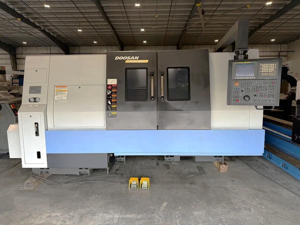 Used 2012 Doosan Puma 400MB with C Axis, Milling Capable, 15" Hyd. Chk, 4.5" Bar Cap., 41.3" cc, Tailstock, Conveyor, Live Tooling