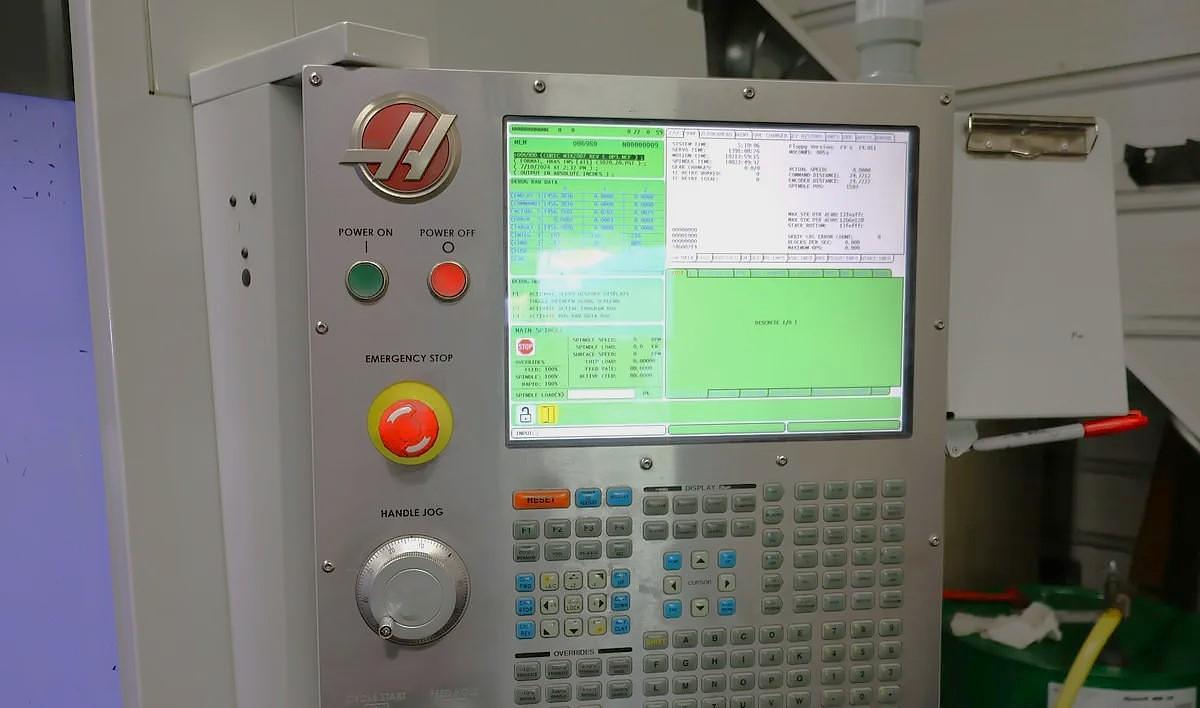 Used 2015 Haas VF-4SS w/ Coolant Thru Spindle, Haas Probing, 15,000 RPM Spindle, PCool, Auger