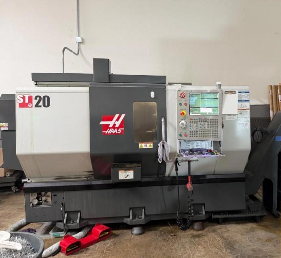 Used 2010 Haas ST-20 with Tailstock, Chip Conveyor, Tool Presetter, Parts Catcher, 8.3" Hydraulic Chuck, NO tool holders included