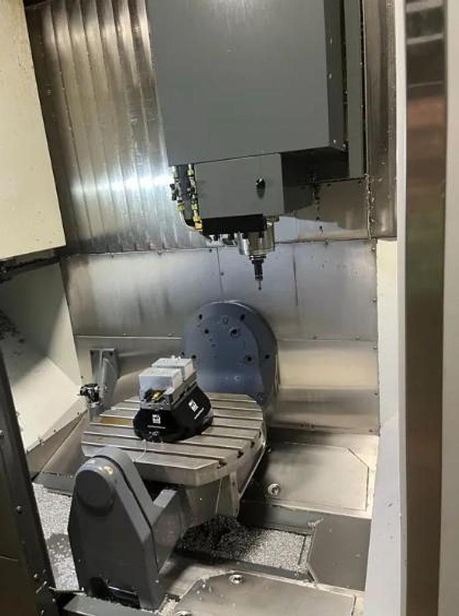 Used 2015 Haas UMC-750
