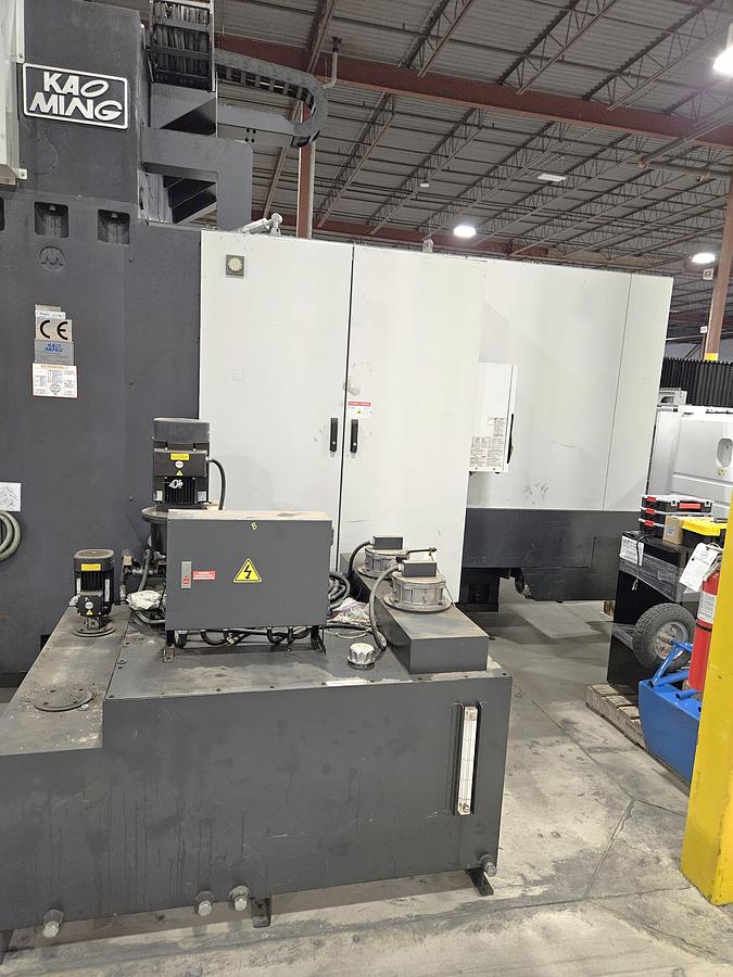 Used 2015 Kao Ming KMC-318 HIS Bridge Mill with Fanuc Control, 30 Station ATC, 10,000 RPM, Tool Probe, Chip Conveyor, 4035 Hours