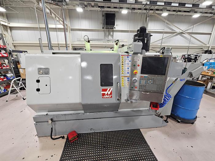 Used 2007 Haas SL-20 Chucker with C Axis, Milling/Drilling Capability, Chip Conveyor, Tool Presetter, 8" Chuck