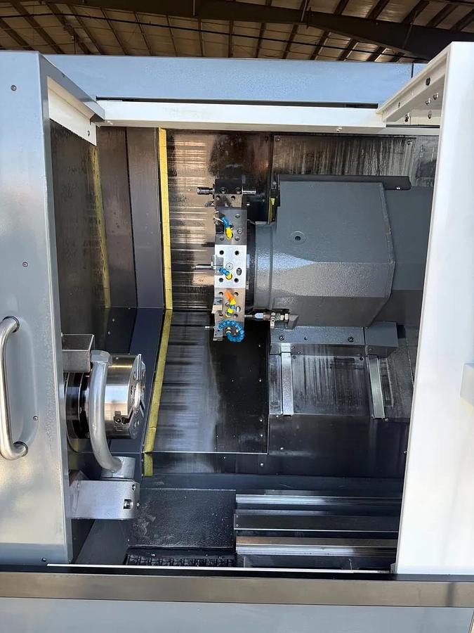 Used 2021 Haas ST-30 with 10" Chuck, 3" Bar Cap., Chip Conveyor, Tailstock, Tool Presetter, 21" x 32.5" Capacity, ONLY 1,516 Spindle Hours