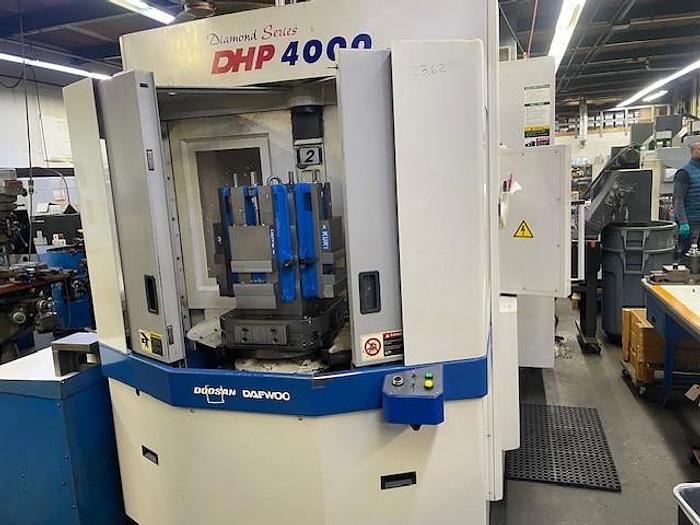 Used 2006 Doosan DHP 4000 w/ 2 Plt Changer, 1 Degree, 60 ATC, Coolant Thru Spindle, 14,000 RPM