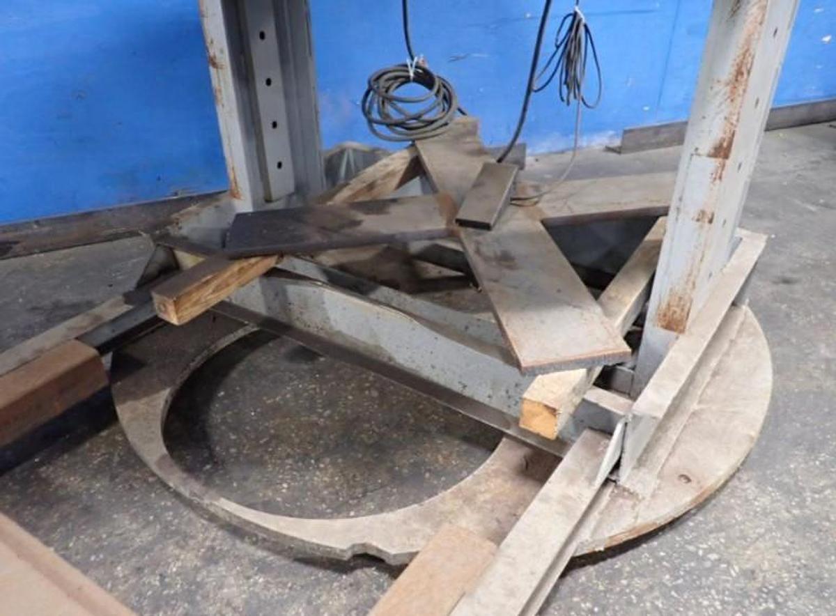 Used 1973 Ransome 100P Welding Positioner