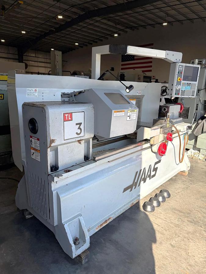 Used 2006 Haas TL-3 with Tailstock, 12" Chuck, Visual Quick Code Programming, Manual Hand Wheels, 2,862 Spindle Run Hours