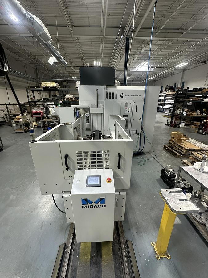 Used 2016 Haas UMC-750SS with Midaco 19 Pallet Changer System, Coolant Through Spindle, 15,000 RPM, Probing, 30 Position ATC