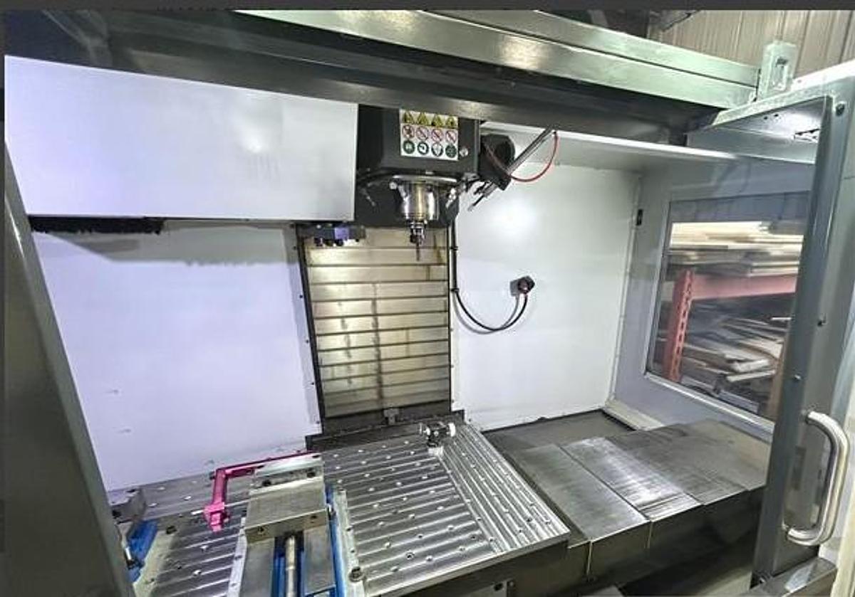 Used 2020 Haas VF-3YT/40 with Haas HRT210 Rotary Table, 10,000 RPM, Renishaw Probing, 30 Station Side Mounted ATC