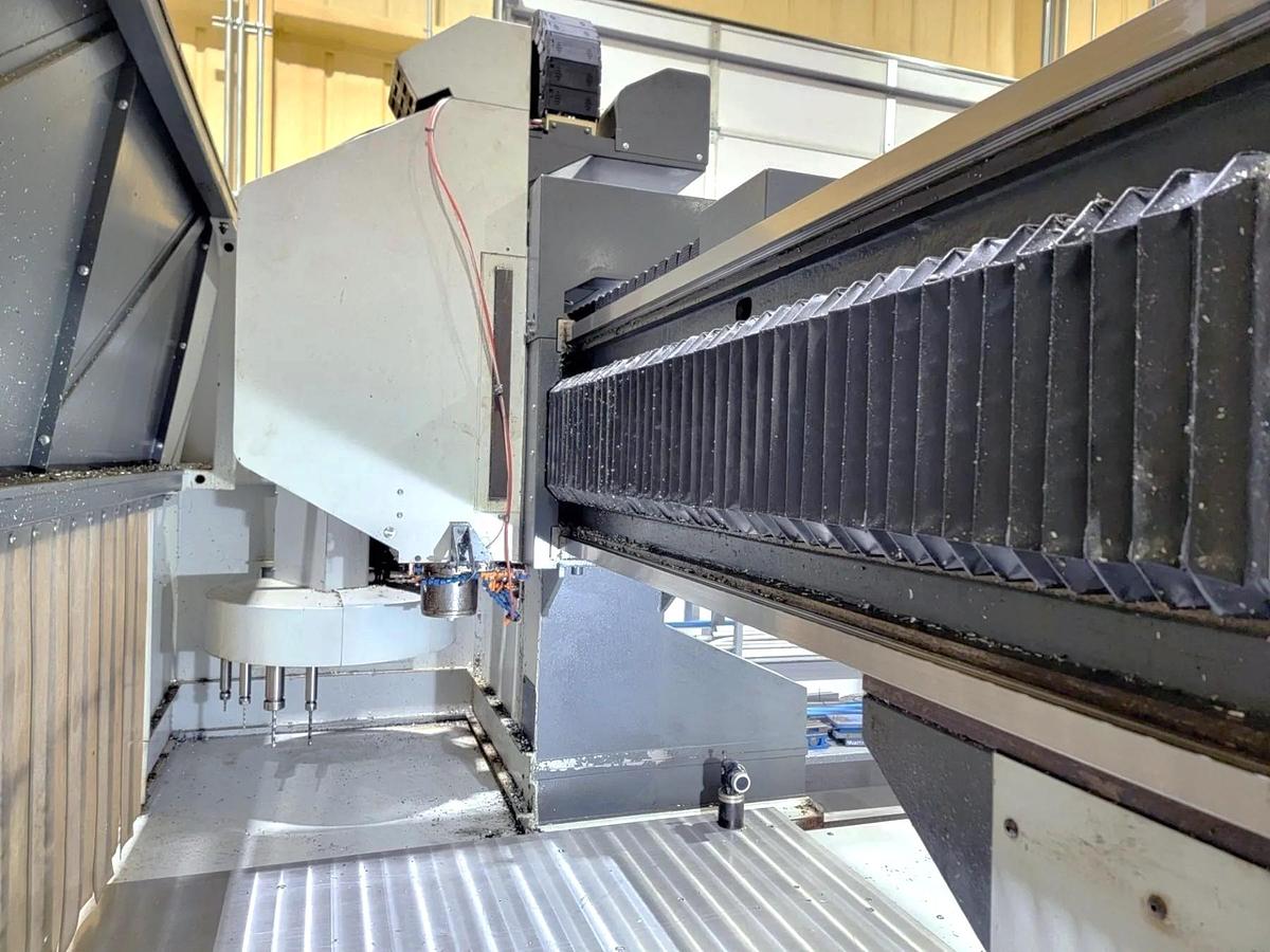 Used 2021 Haas GR-510 w/ 10 ATC, 8100 RPM, CAT 40, Aluminum Table, Probing