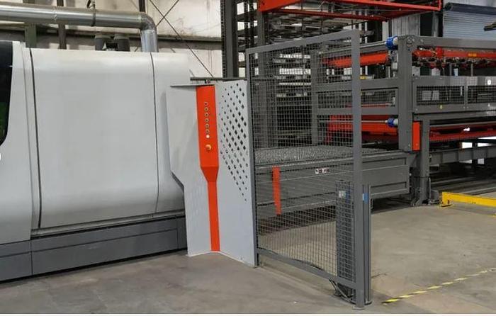 Used 2019 Bystronic Bystar 3015 10,000 Watt Fiber Laser with Upgraded V2 Cutting Head, Dual Pallets, Chiller, Dust Collector