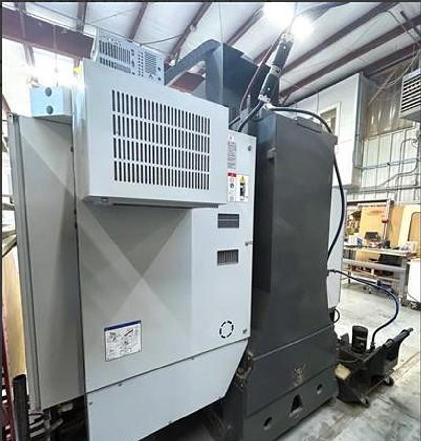 Used 2020 Haas VF-3YT/40 with Haas HRT210 Rotary Table, 10,000 RPM, Renishaw Probing, 30 Station Side Mounted ATC