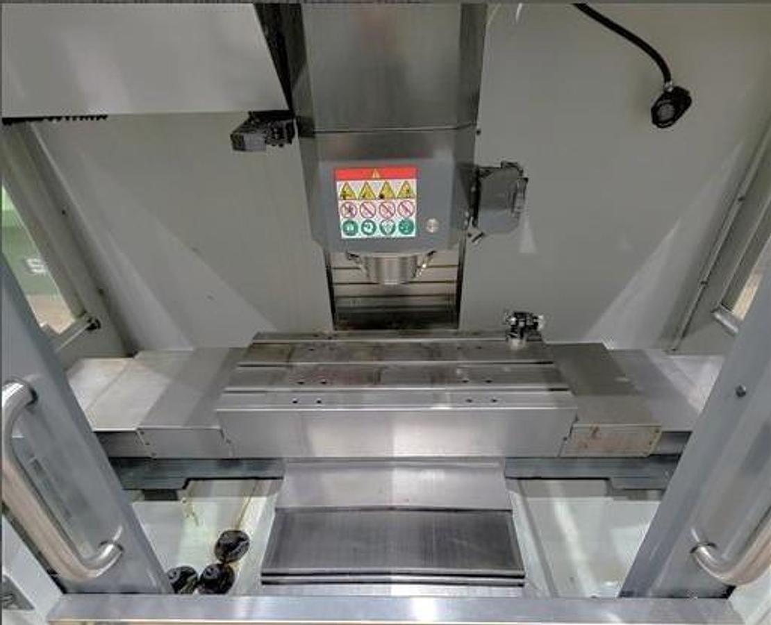 Used 2018 Haas VF2SS with Haas Probing, 30 Station ATC, Chip Auger, PCool, ONLY 1062 Cutting Hours