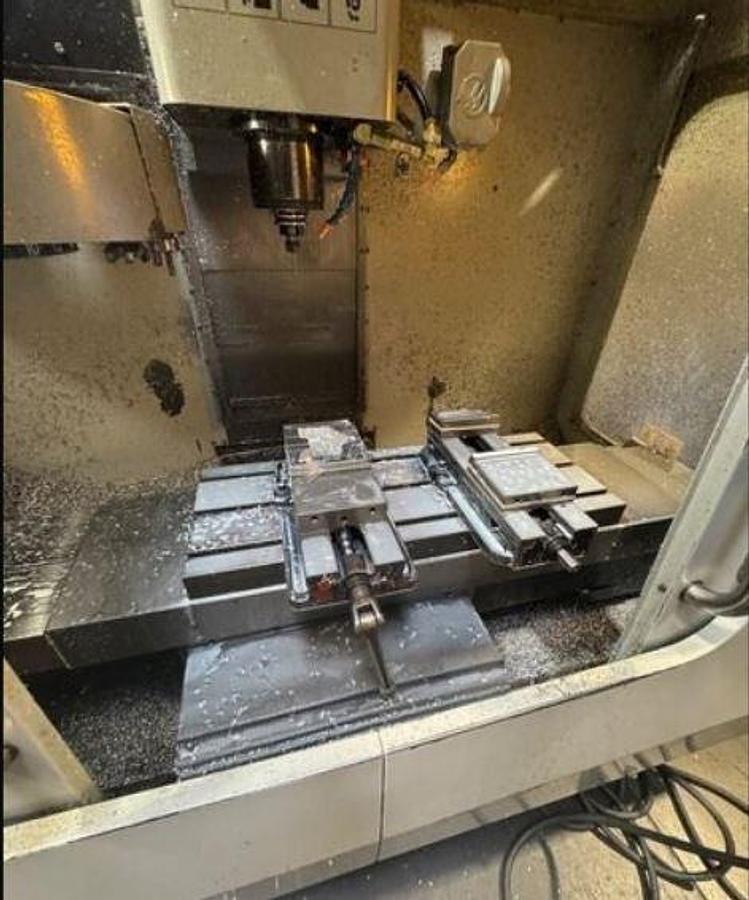 Used 2007 Haas VF-2D with 10,000 RPM, Chip Auger, Progr. Coolant