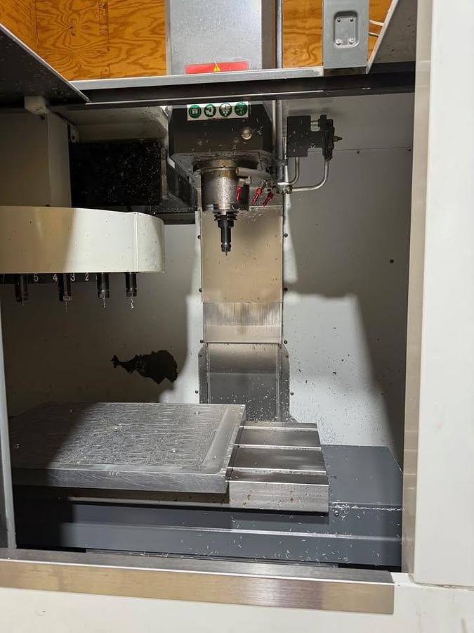 Used 2021 Haas Mini Mill 2 with Chip Auger, Rigid Tap, 20 ATC, 220V Three Phase Power, VERY LOW HOURS