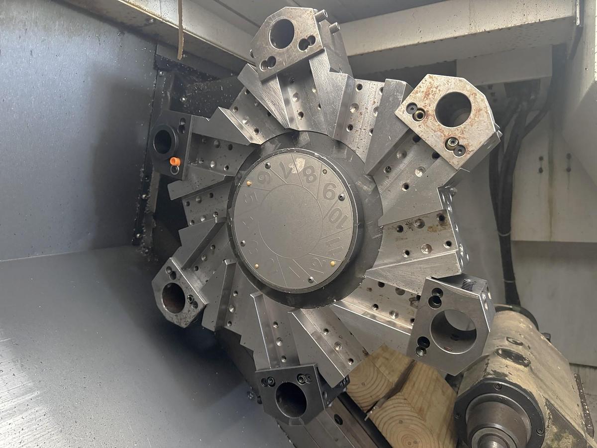 Used 2001 Daewoo Puma 250B with 12" Hyd. Chuck, Chip Conveyor, Tool Presetter, Tailstock, ONLY 7848 Cutting Hours