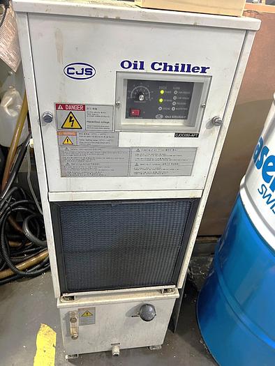 Used 2005 Hyundai-Kia VX500 3 Axis Vertical Machining Center