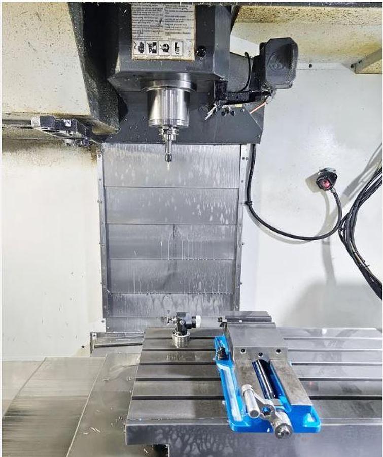 Used 2012 Haas VF4SS with Haas TR-160Y Trunnion Style 4th/5th Axis Table, Probing, 40 ATC, Conveyor