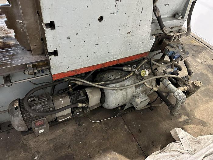 Used Bulldozer Type 300 Ton Horizontal Hydraulic Press