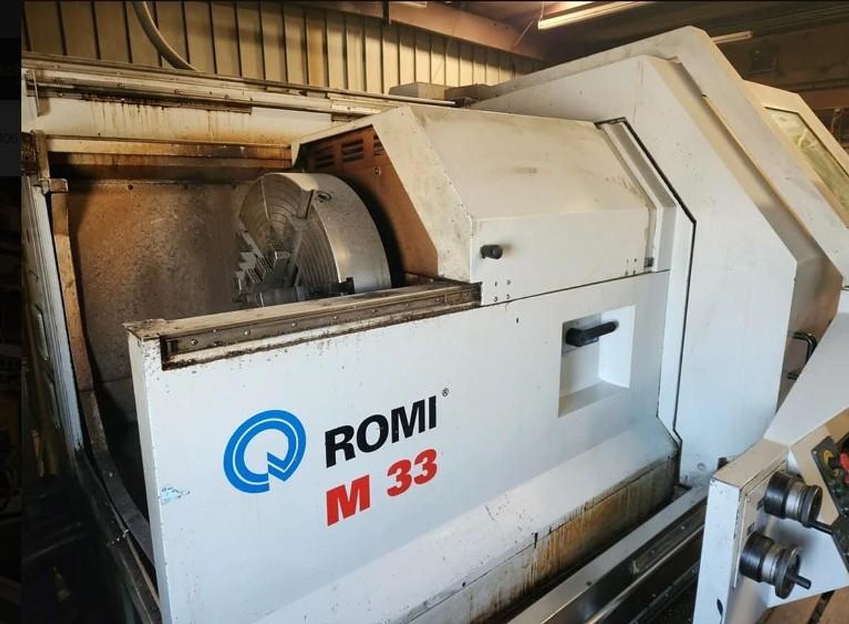 Used 2006 Romi M33 x 80" Oilfield Type Hollow Spindle Lathe with 10.5" Bore, Steady Rest, Chip Conveyor, Tailstock