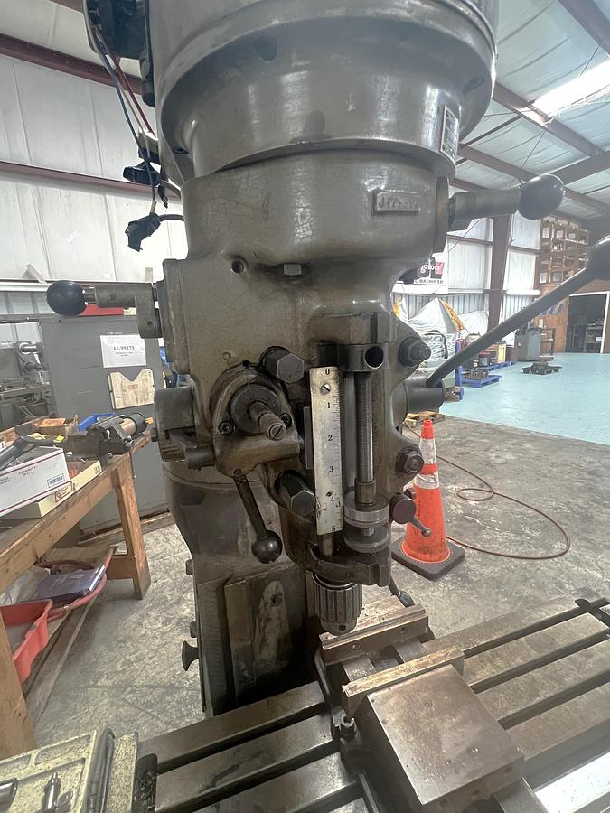 Used 1970 Bridgeport Series I Manual Knee Mill with 1 HP Motor,