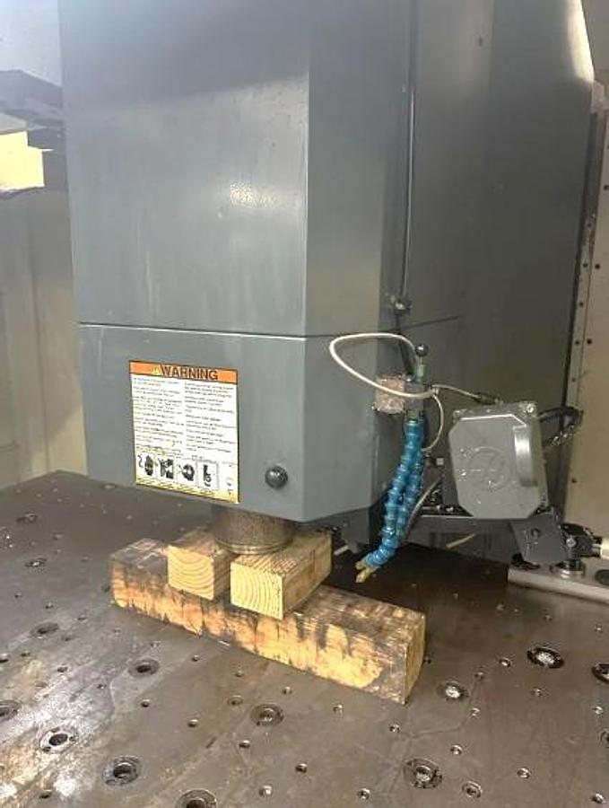 Used 2014 Haas VF8/40 with Haas Probing Package (needs probe repaired), 24 Station Side Mount ATC, 8100 RPM, CAT 40