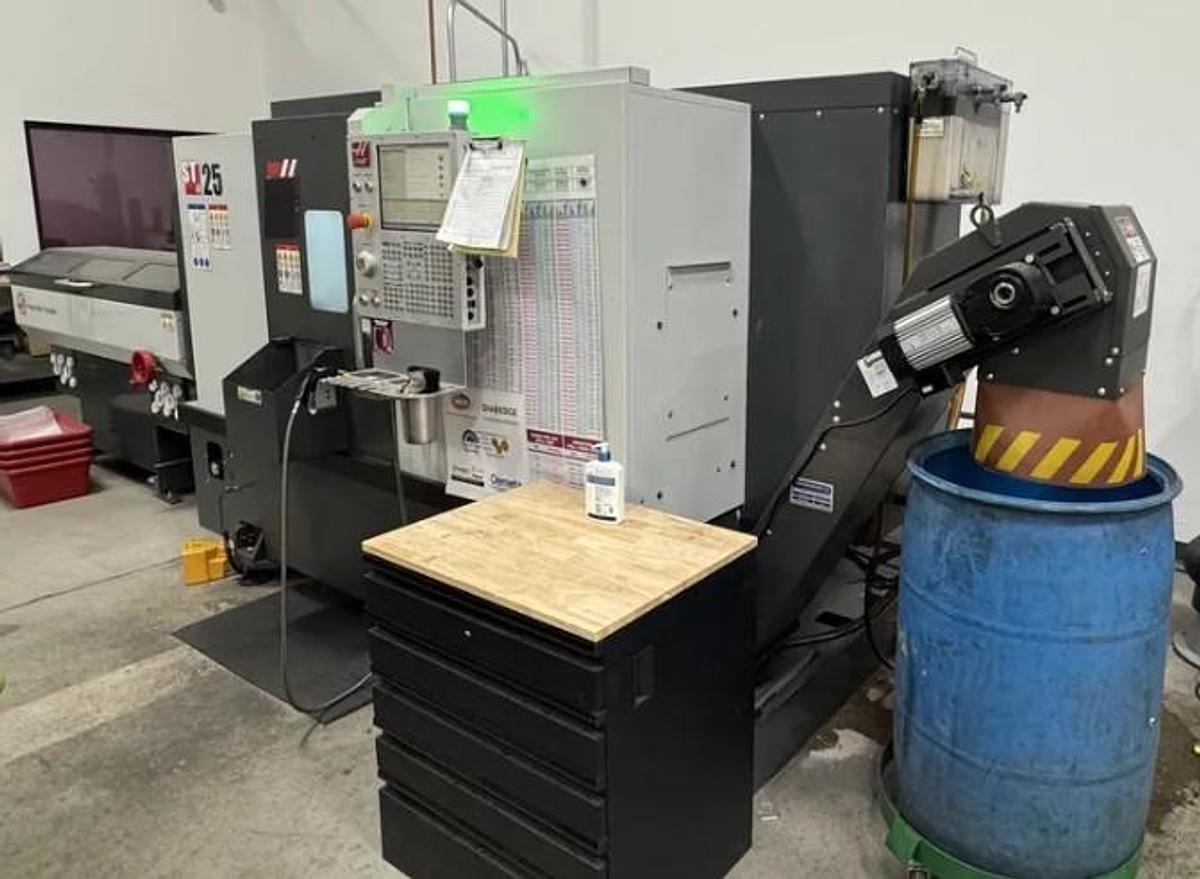 Used 2022 Haas ST-25 Chucker w/ Haas Barfeed with Liners, Tool Presetter, Chip Conveyor, 10" Hydraulic Chuck, Parts Catcher