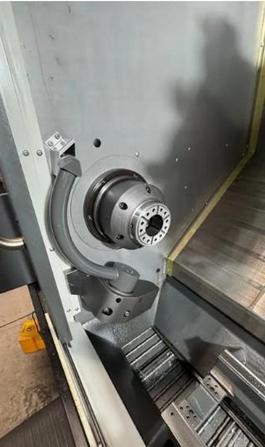 Used 2022 Haas ST-25 Chucker w/ Haas Barfeed with Liners, Tool Presetter, Chip Conveyor, 10" Hydraulic Chuck, Parts Catcher