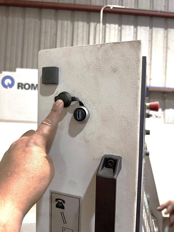 Used 2013 Romi C-510 Combination Teach Type CNC Lathe, 10" Chuck, 2.6" Bar Cap., 60" cc, Tool Post, Tailstock, Hand Wheels