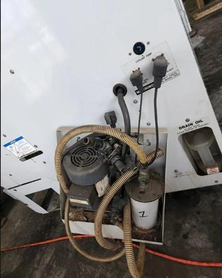 Used 2007 Haas SL-20T with Tailstock, Tool Presetter, High Pressure Pump, Chip Conveyor, New Spindle !!