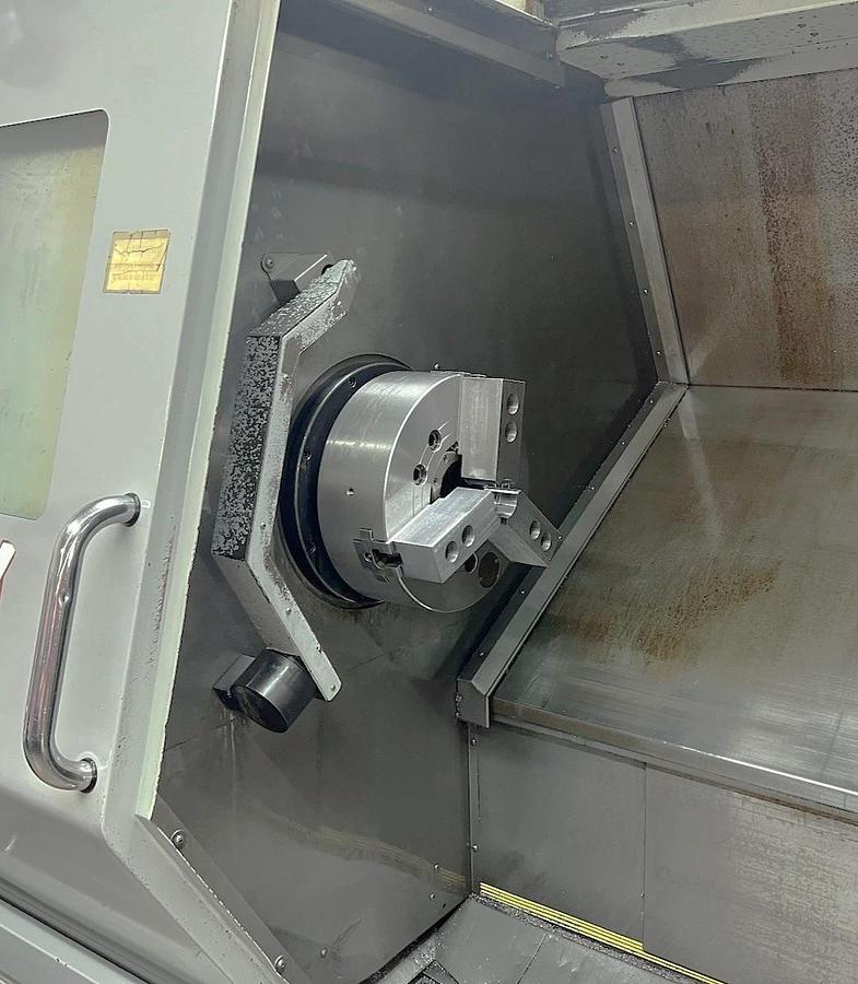 Used 2007 Haas SL-40T with Tailstock, Chip Conveyor, 15" Hydraulic Chuck, 4" Bar Capacity, Tool Presetter, Aux Coolant Filter