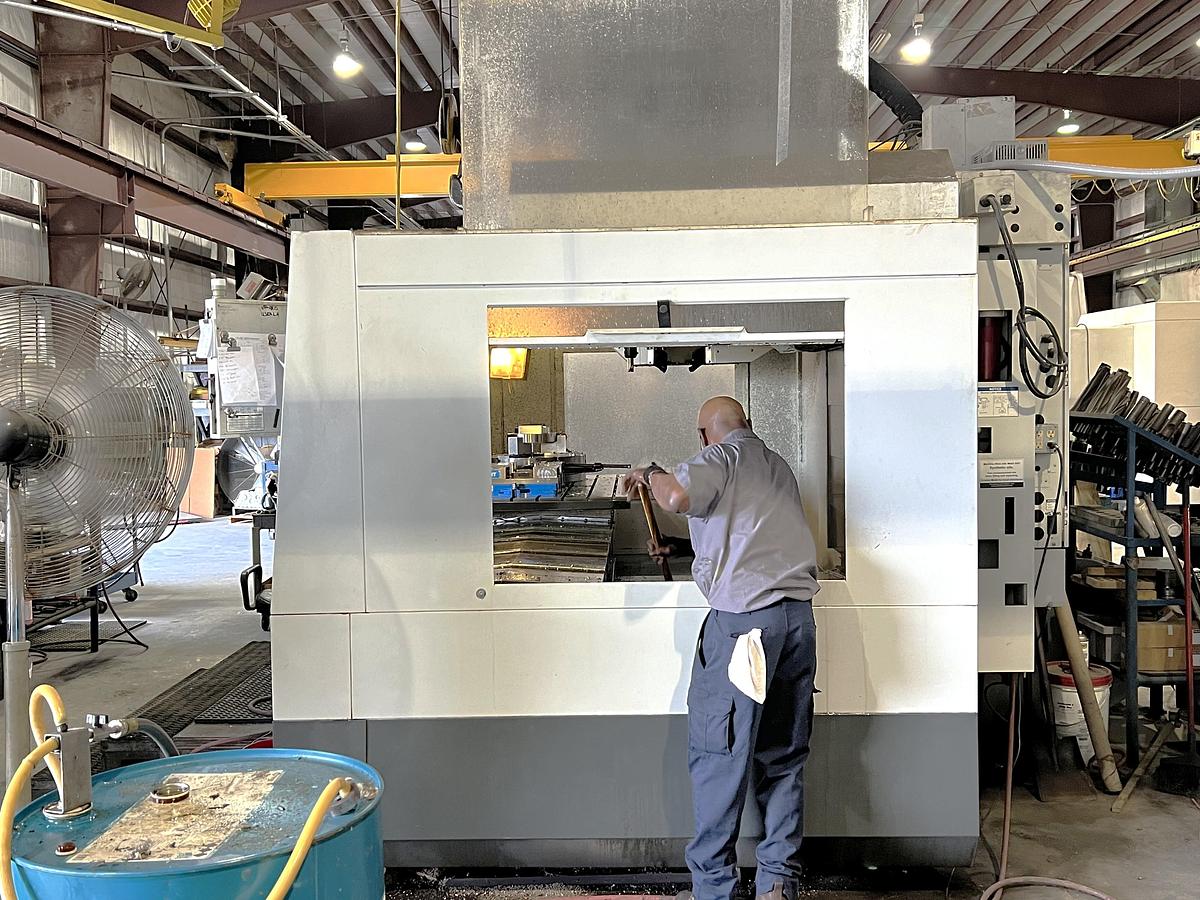 Used 2012 Haas VF8/50 with Coolant Thru Spindle, Probe Ready, 4th Axis Table, CAT 50, 7500 RPM, 30 Station Tool Changer, 
