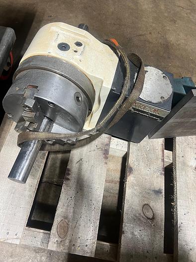 Used 2016 Mazak VCU-500C with Mazak 4th Axis Rotary Table, Coolant Thru Spindle, Probing