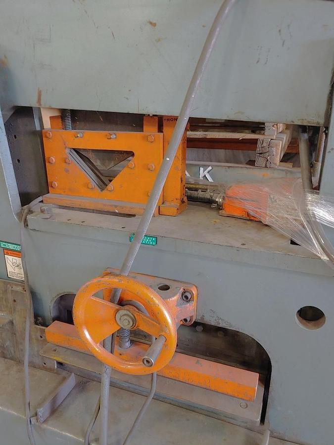 Used Scothman 9012-24M 90 Ton Iron Worker2004