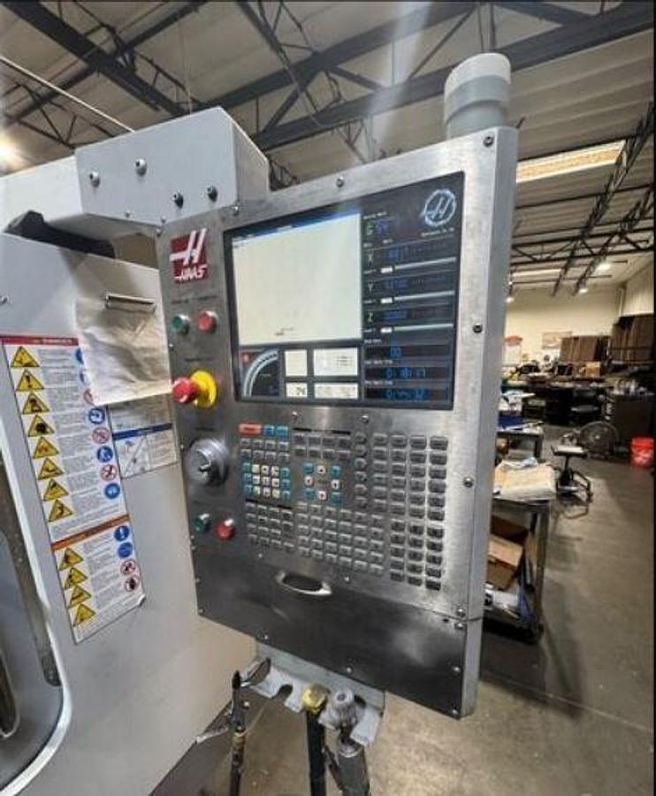 Used 2007 Haas VF-2D with 10,000 RPM, Chip Auger, Progr. Coolant