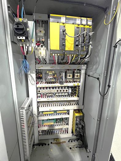 Used 2005 Hyundai-Kia VX500 3 Axis Vertical Machining Center