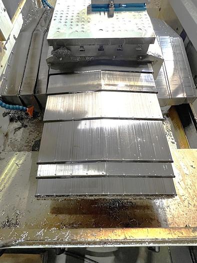 Used 2005 Hyundai-Kia VX500 3 Axis Vertical Machining Center