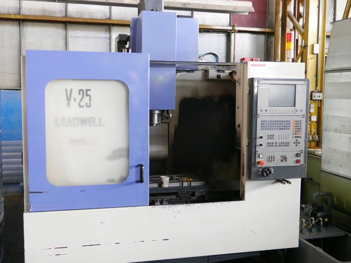 Used CNC Machining Center Leadwell V 25