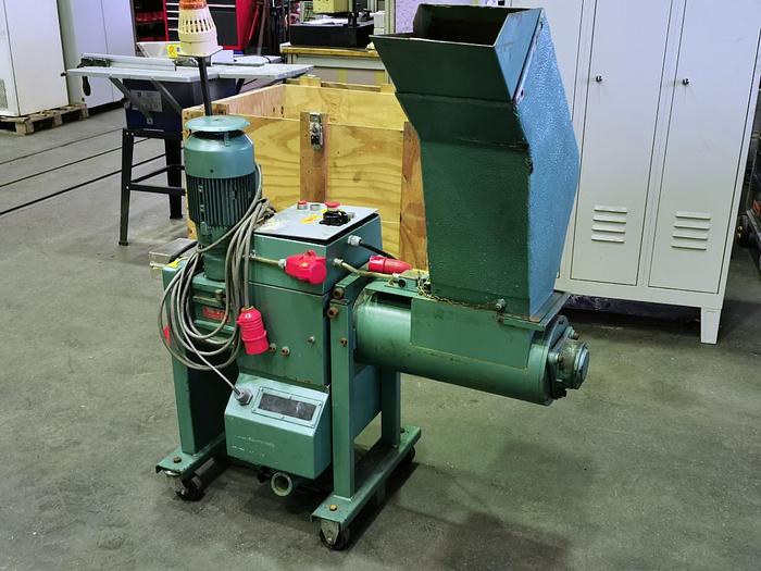 1986 Plastikzerkleinerungsmaschine Kunstoffgranulat Mühle RAPID GK 2218-A