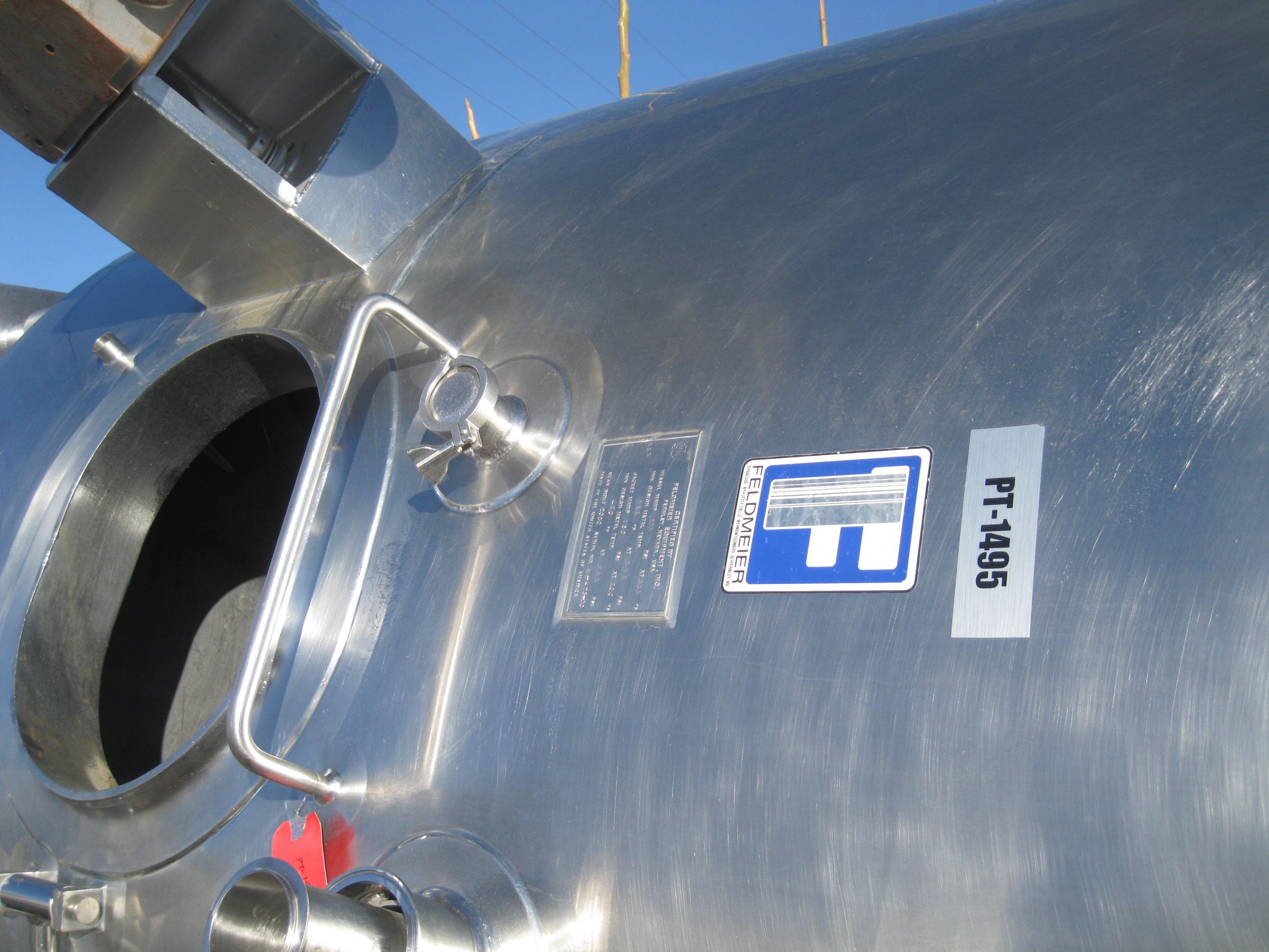 Refurbished 4500 GALLON VERTICAL JACKETED STORAGE TANK.