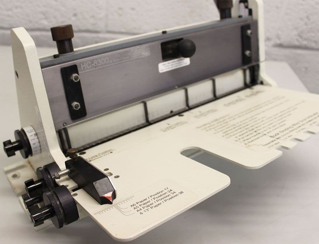 Used Pre-owned Rhino-tuff (Onyx) HC8300 / HD8370 Manual Wire-Bind Closing Unit